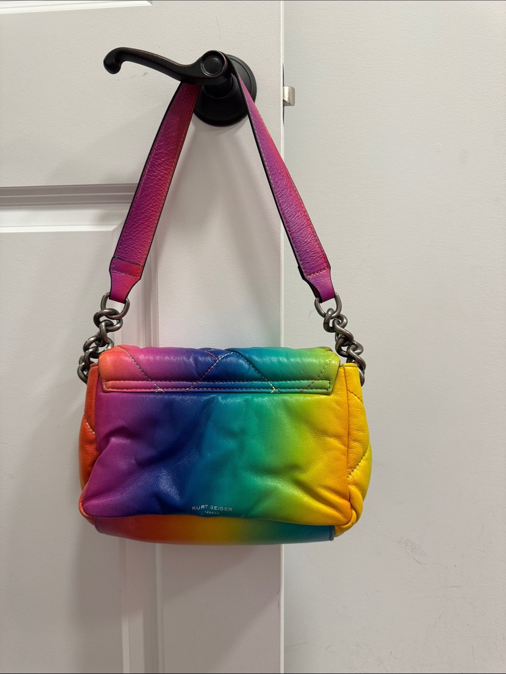 Kurt Geiger London Kensington shoulder bag quilted rainbow design & dustbag - Picture 4 of 7